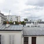Bright Studio Near The Eiffel Tower