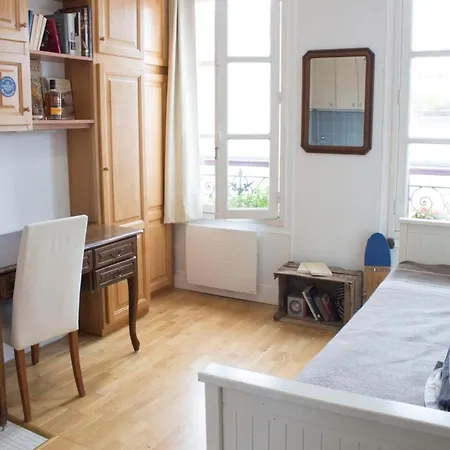 Bright Studio Near The Eiffel Tower Parigi